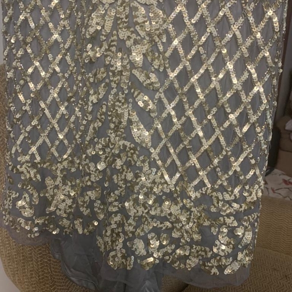 Formal dresses - Picture 4 of 5